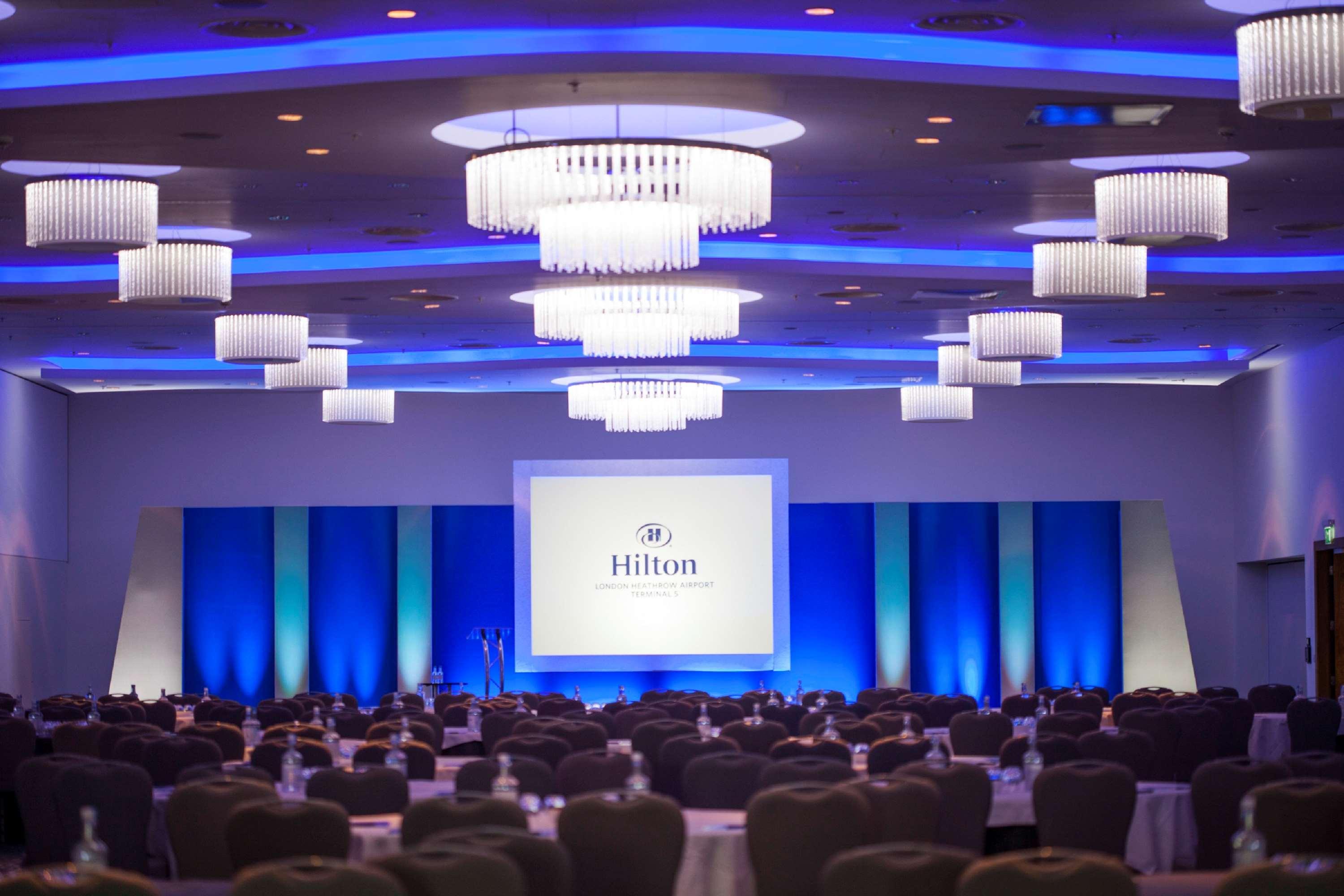 Hilton London Heathrow Airport Terminal 5 Hotel Hillingdon Exterior foto