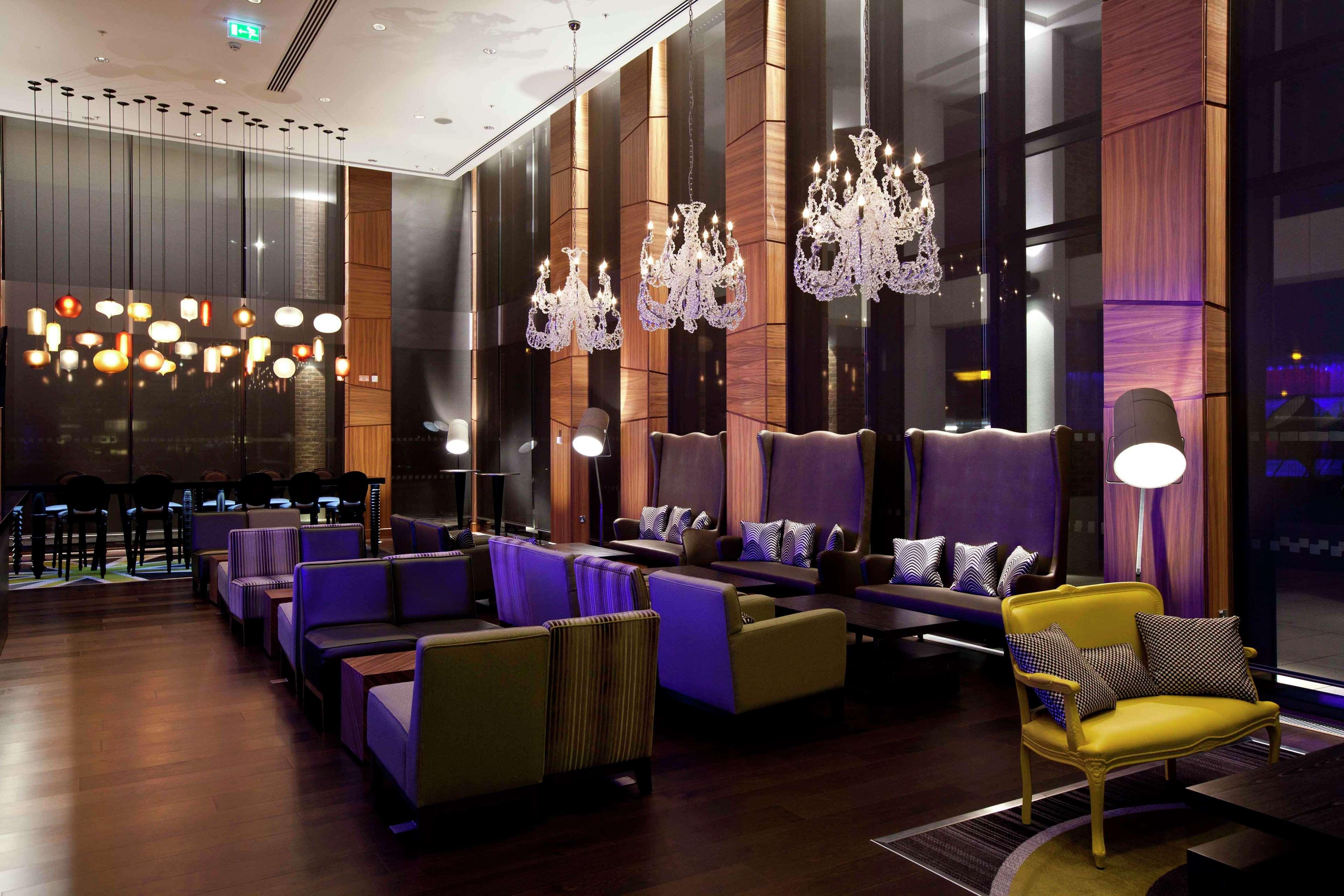 Hilton London Heathrow Airport Terminal 5 Hotel Hillingdon Exterior foto