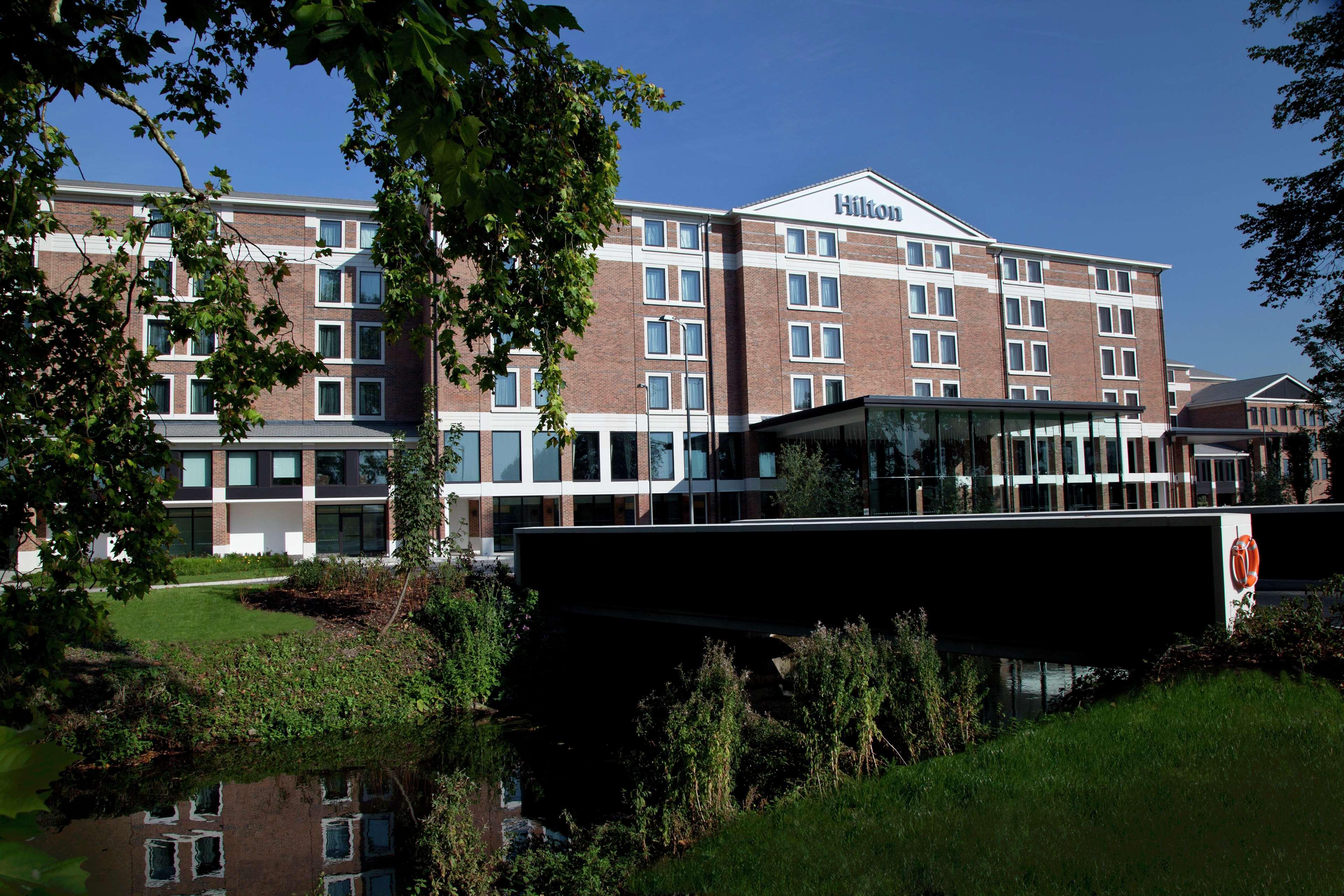 Hilton London Heathrow Airport Terminal 5 Hotel Hillingdon Exterior foto