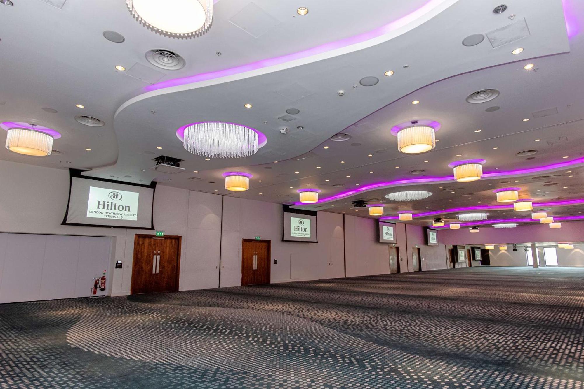 Hilton London Heathrow Airport Terminal 5 Hotel Hillingdon Exterior foto
