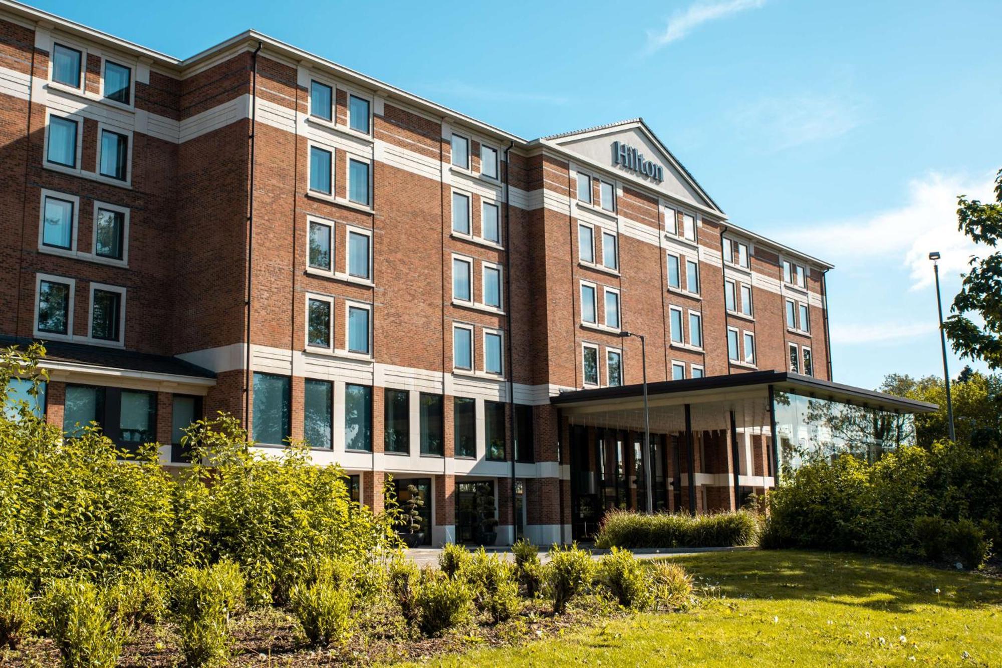 Hilton London Heathrow Airport Terminal 5 Hotel Hillingdon Exterior foto